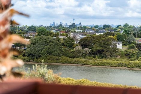 Photo of property in 1/141 Colwill Road, Massey, Auckland, 0614