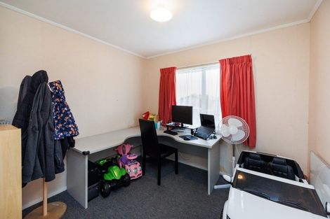 Photo of property in 31 Lydia Place, Kelvin Grove, Palmerston North, 4414