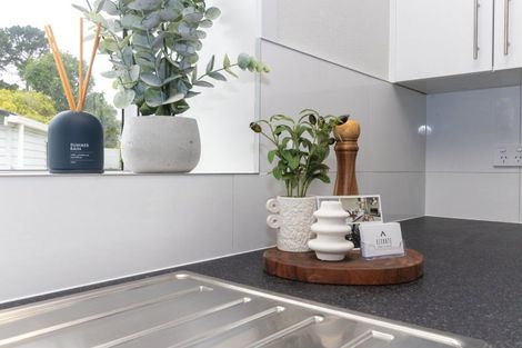 Photo of property in 95 Ruamahanga Crescent, Terrace End, Palmerston North, 4410