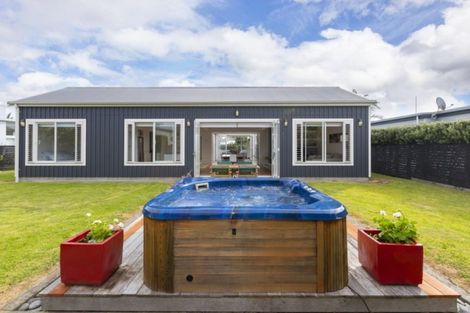 Photo of property in 31 Tohora Crescent, Omaha, 0986