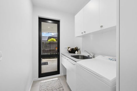 Photo of property in 5 Dalweny Lane, Cracroft, Christchurch, 8025