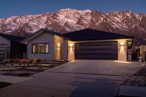 Photo of property in 13 Howden Drive, Jacks Point, 9371