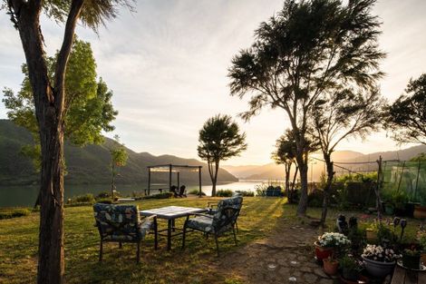 Photo of property in 579 Queen Charlotte Drive, Havelock, 7281