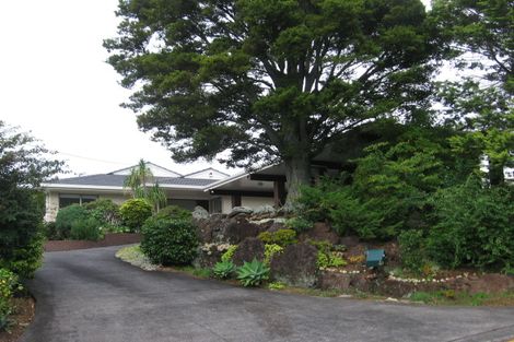 Photo of property in 4 Ava Avenue, Titirangi, Auckland, 0604