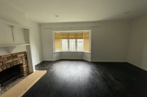 Photo of property in 155 Glenfield Road, Hillcrest, Auckland, 0626