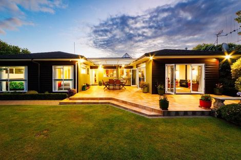 Photo of property in 23 Chilton Grove, Hokowhitu, Palmerston North, 4410