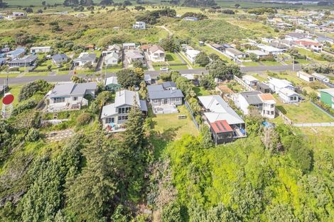 Photo of property in 133 Karaka Street, Castlecliff, Whanganui, 4501