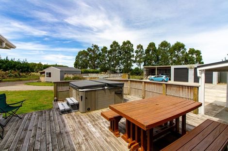 Photo of property in 281 Hoihere Road, Tiakitahuna, Palmerston North, 4477