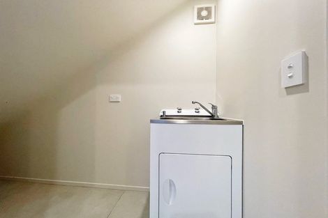 Photo of property in 1 Reg Pearce Way, Glen Innes, Auckland, 1072