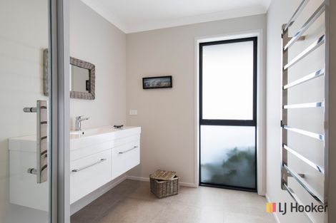 Photo of property in 11 Ian Place, Waihi Beach, 3611