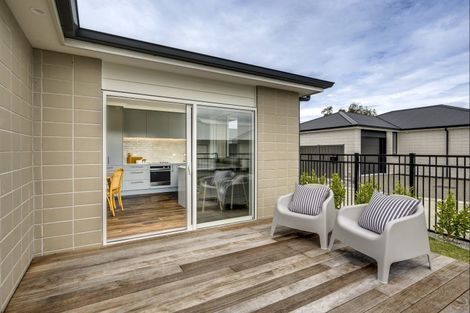 Photo of property in 15 West Place, Greenmeadows, Napier, 4112