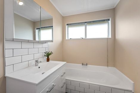 Photo of property in 2/17 Wimbledon Grove, Wainuiomata, Lower Hutt, 5014