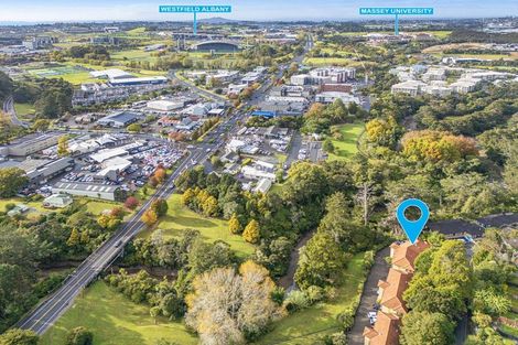 Photo of property in 3/7 The Avenue, Albany, Auckland, 0632