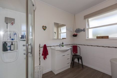 Photo of property in 2a Leybourne Avenue, Waikanae, 5036