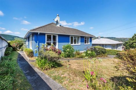 Photo of property in 25 Turkington Street, Tawa, Wellington, 5028