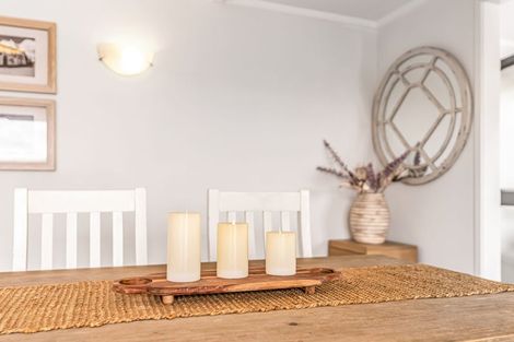 Photo of property in 6 Rautawhiri Road, Helensville, 0800