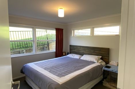Photo of property in 8 Beswick Place, Birkdale, Auckland, 0626