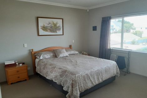 Photo of property in 6 Roore Street, Foxton Beach, Foxton, 4815