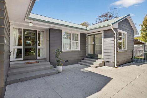 Photo of property in 19 Athol Terrace, Upper Riccarton, Christchurch, 8041