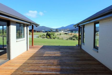 Photo of property in 5 Red Deer Place, Te Anau, 9600