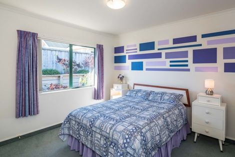 Photo of property in 115 Realm Drive, Paraparaumu, 5032