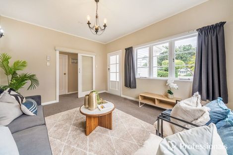 Photo of property in 16 Bell Road, Waiwhetu, Lower Hutt, 5010
