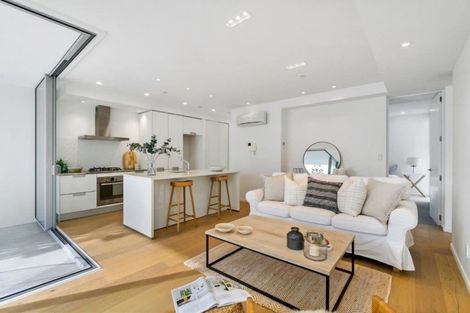 Photo of property in 2/22 Esplanade, Sumner, Christchurch, 8081