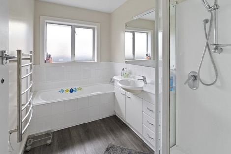 Photo of property in 43 Daniels Road, Redwood, Christchurch, 8051