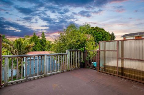 Photo of property in 57 Rehia Road, Massey, Auckland, 0614