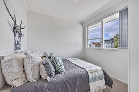 Photo of property in 2 Portadown Avenue, Pakuranga Heights, Auckland, 2010