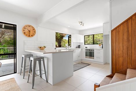 Photo of property in 6 Elliston Crescent, Stanmore Bay, Whangaparaoa, 0932