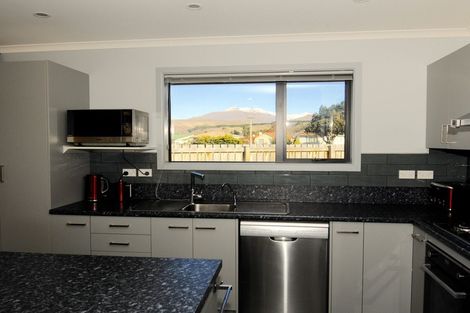 Photo of property in 70 Gordon Street, Kurow, 9435