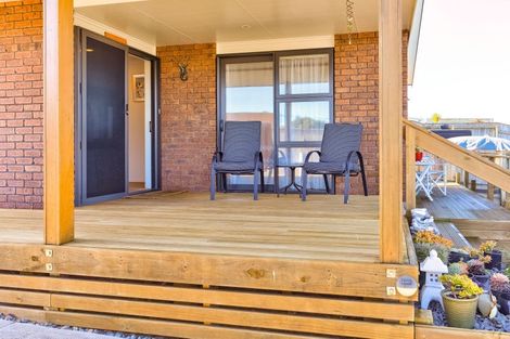 Photo of property in 11a Ashton Terrace, Castlecliff, Whanganui, 4501