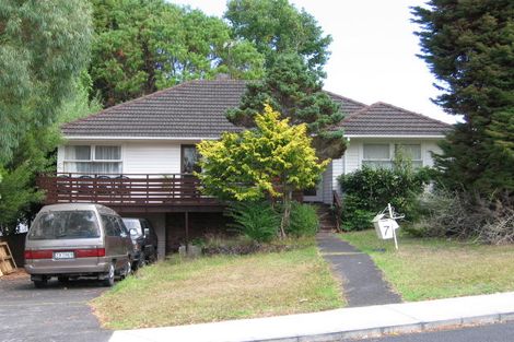 Photo of property in 7 La Rosa Street, Green Bay, Auckland, 0604