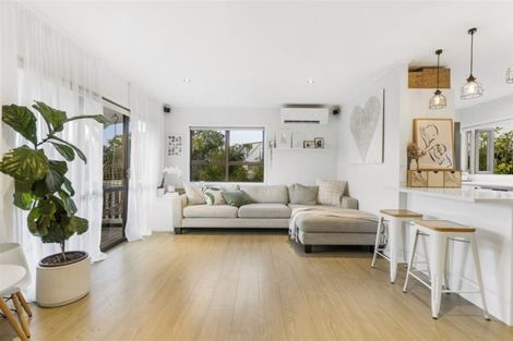 Photo of property in 2 Redwing Street, Browns Bay, Auckland, 0630