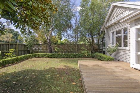 Photo of property in 124 Somerfield Street, Somerfield, Christchurch, 8024