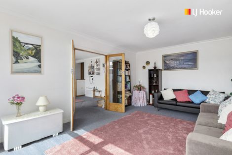 Photo of property in 121 Larnach Road, Vauxhall, Dunedin, 9013