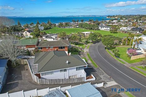 Photo of property in 2/9 Mccrystal Avenue, Bucklands Beach, Auckland, 2012