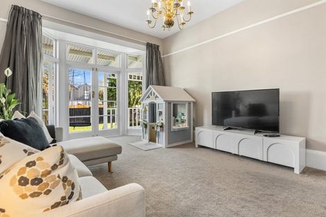 Photo of property in 28 Cleveland Street, Edgeware, Christchurch, 8013