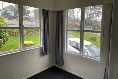 Photo of property in 194 Don Buck Road, Massey, Auckland, 0614