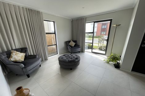 Photo of property in 19 Richard Petterd Way, Swanson, Auckland, 0614