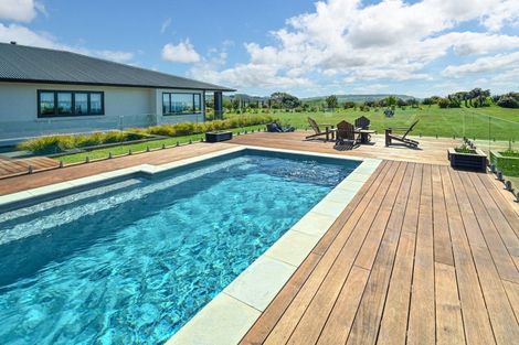 Photo of property in 63 Waipuka Road, Waimarama, Havelock North, 4294