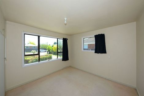 Photo of property in 10 Larch Place, Casebrook, Christchurch, 8051