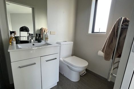 Photo of property in 2/100 Eversleigh Road, Belmont, Auckland, 0622