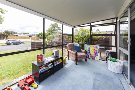 Photo of property in 22 Palliser Place, Milson, Palmerston North, 4414