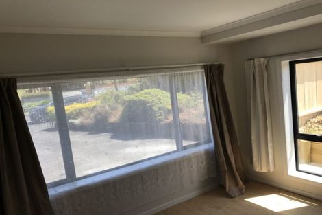 Photo of property in 26 Widmore Drive, Massey, Auckland, 0614