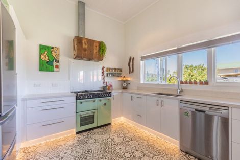 Photo of property in 210 Lascelles Street, Saint Leonards, Hastings, 4120