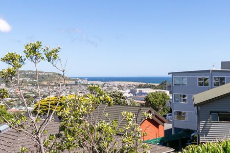 Photo of property in 44 Akaroa Drive, Maupuia, Wellington, 6022