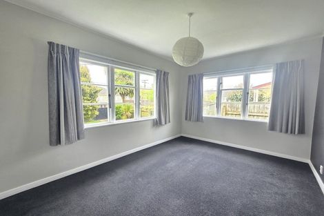 Photo of property in 10 Purser Grove, Fairfield, Lower Hutt, 5011