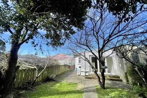 Photo of property in 190 Sutherland Road, Lyall Bay, Wellington, 6022